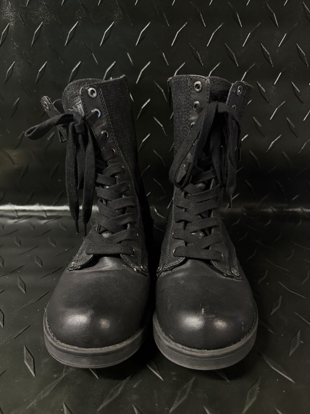 Levi’s Women’s Lace Up Combat Boots Black Side Zip Mid Calf Boots Size 7